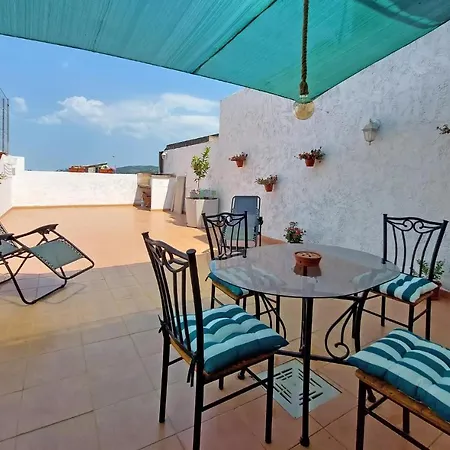 Gorgeous In With Kitchen Holiday home *